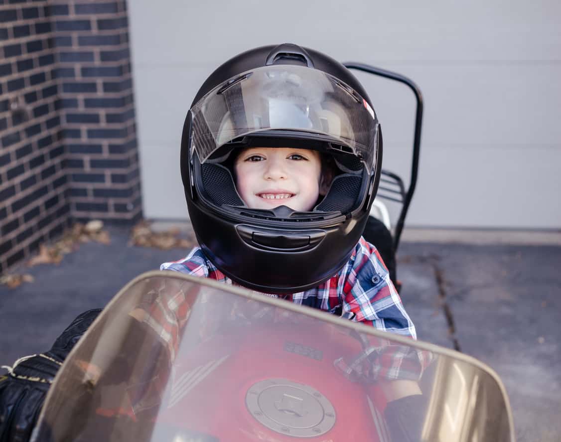 A partir de quel âge transporter un enfant à moto ? – AMV Le Blog