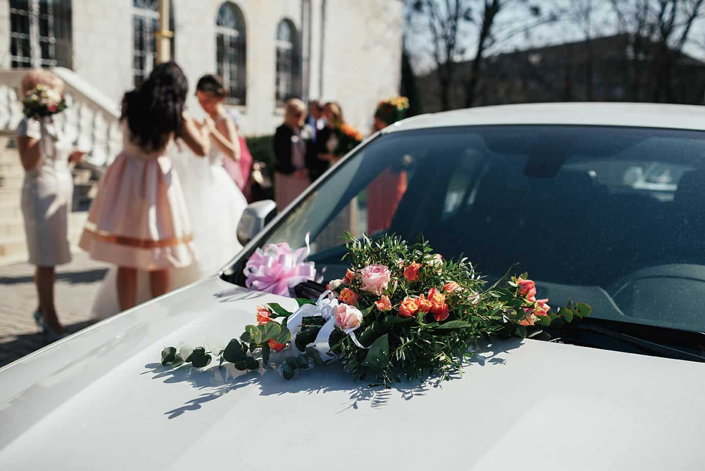 La tradition du cortège véhiculé lors d’un mariage est-elle en accord avec le code de la route ?