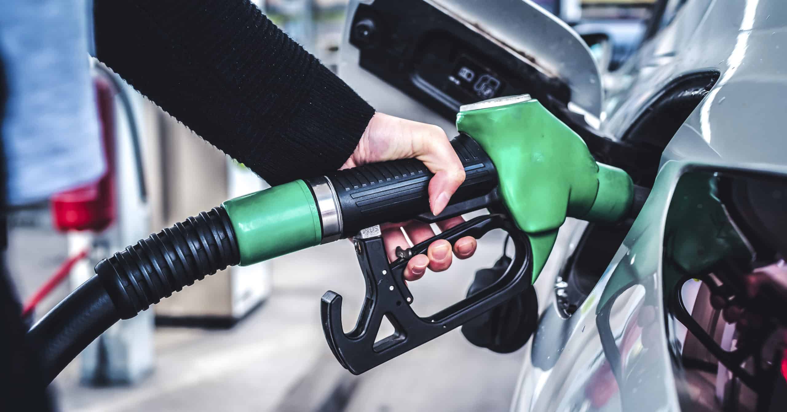 Pour faire face à la flambée des prix du carburant, une aide exceptionnelle a été mise en place : le chèque carburant ou indemnité inflation.