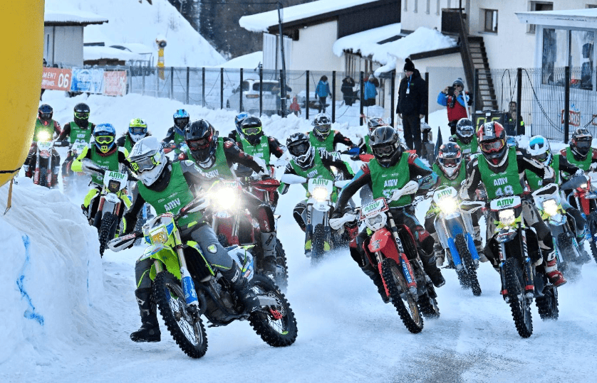 AMV CUP : La course moto sur glace du trophée Andros